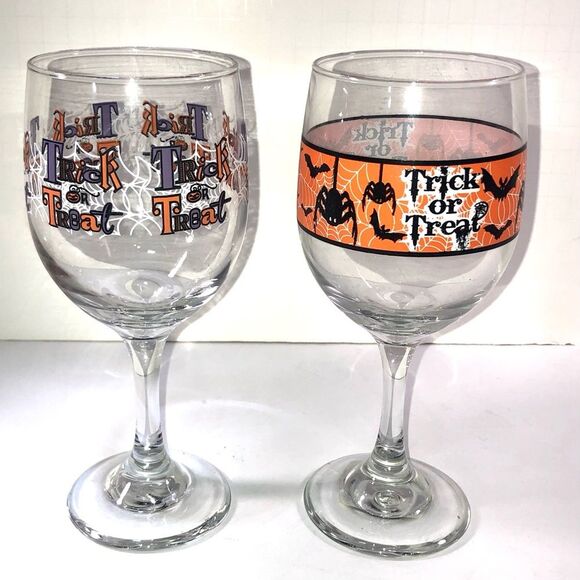 1pair of Trick or Treat Wine glasses HALLOWEEN decor 7 inches tall EUC - Picture 2 of 4